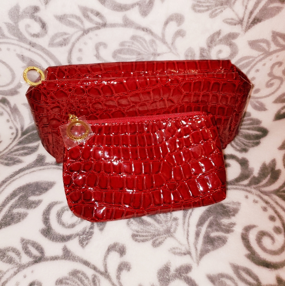 Estee Lauder travel bags